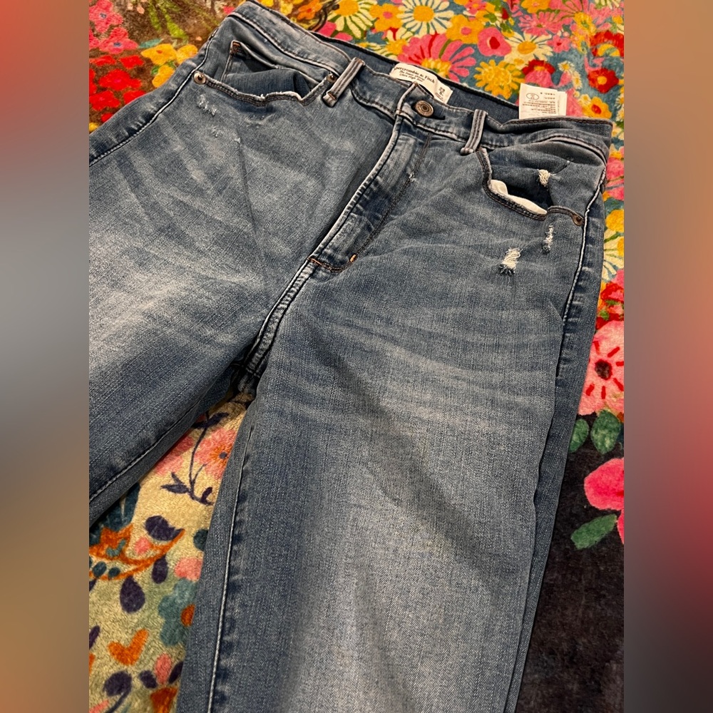 Abercrombie & Fitch Super Skinny High Rise Distressed Jeans - Picture 5 of 15